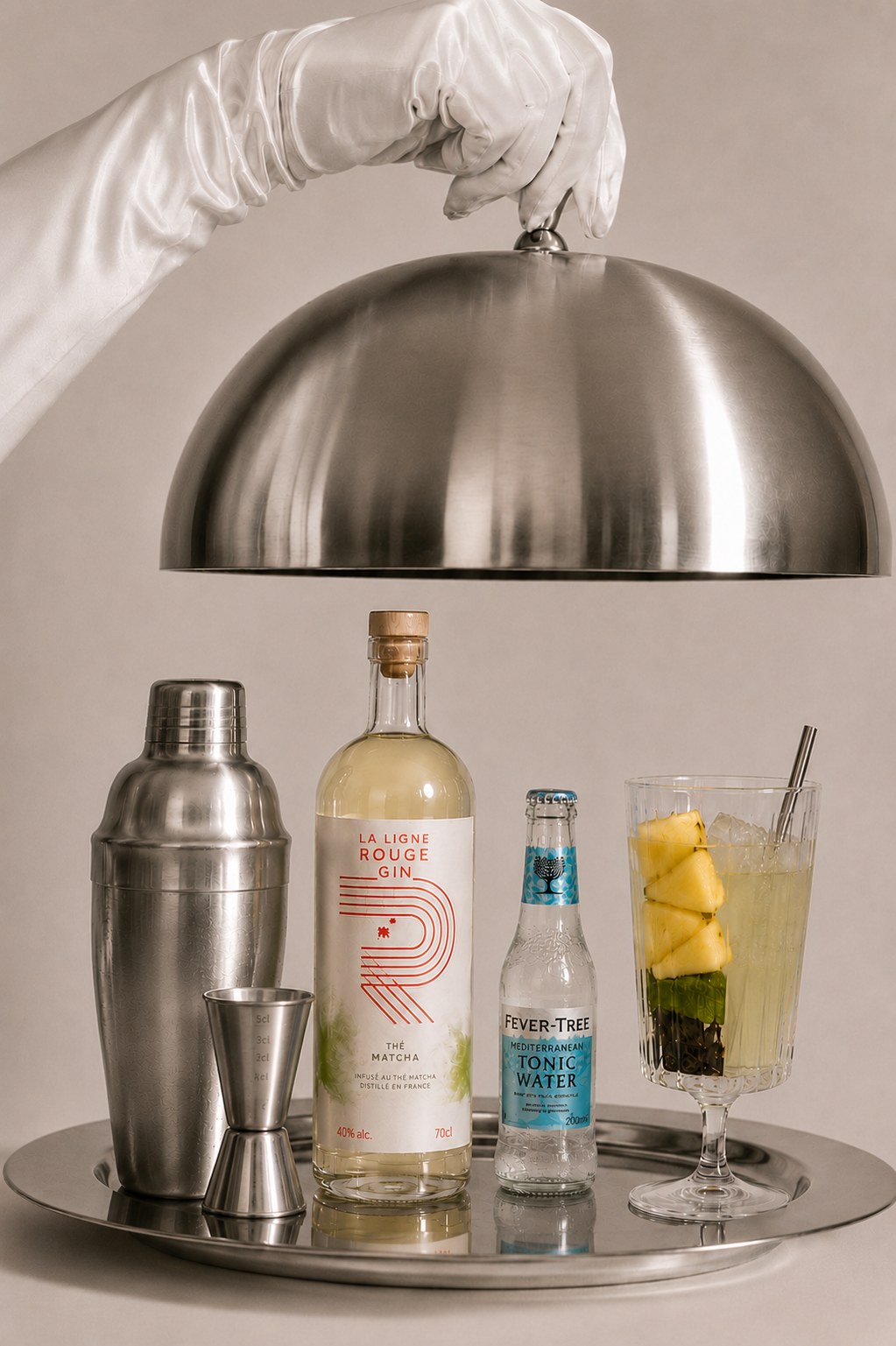 La Ligne Rouge Gin Thé Matcha avec tonic et cocktail de mixologie